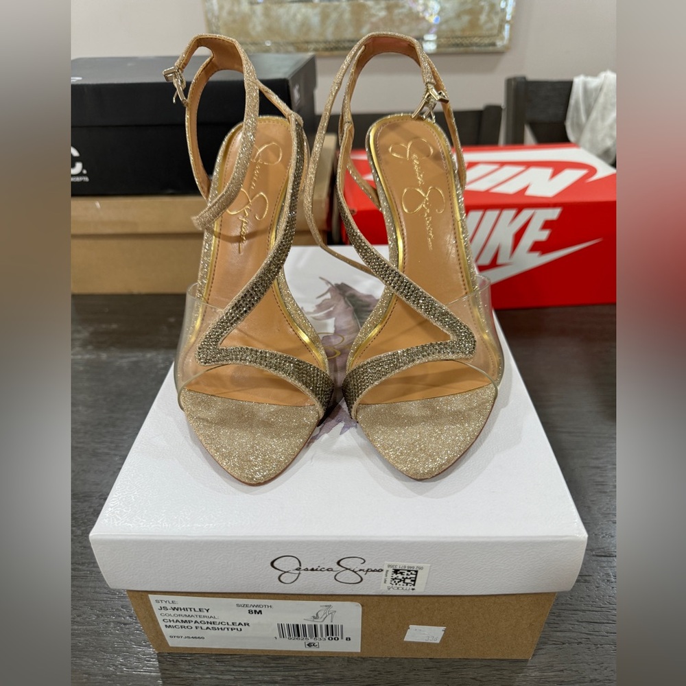 Jessica Simpson (size 8)